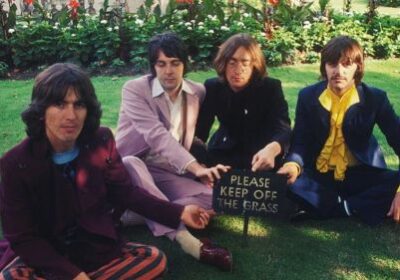 The Beatles - While My Guitar Gently Weeps