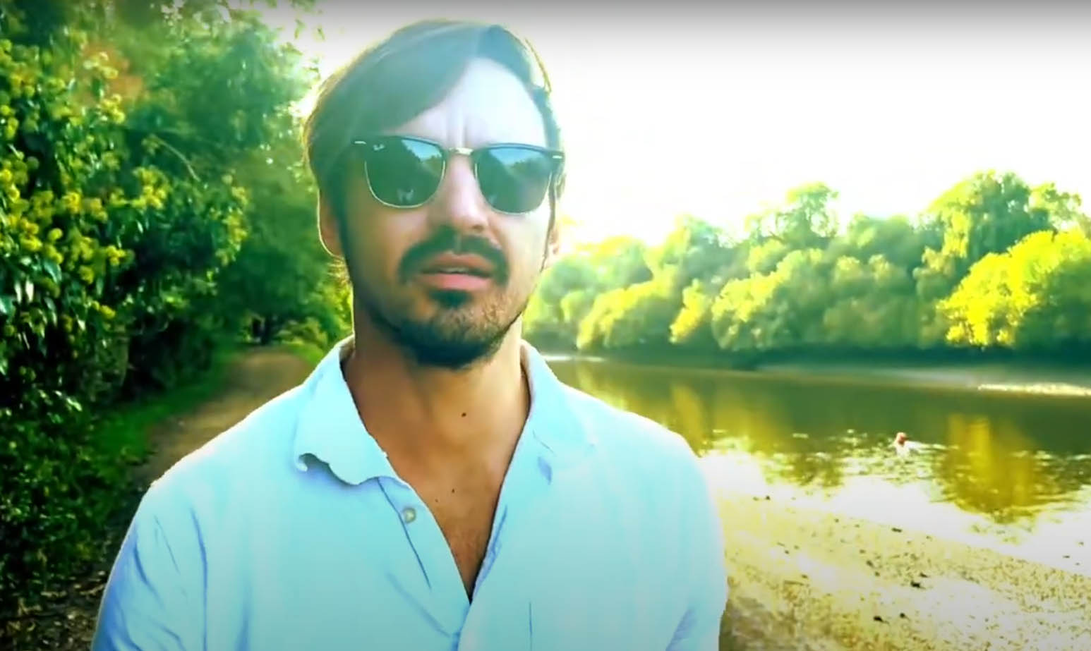 Fansandro - London Plane Video