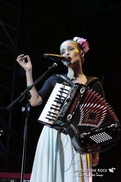 Julieta Venegas en Alcalá. | Foto: Luis Miguel del Campo Julieta Venegas en Alcalá crónica