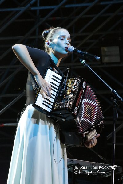 Julieta Venegas en Alcalá. | Foto: Luis Miguel del Campo Julieta Venegas en Alcalá crónica